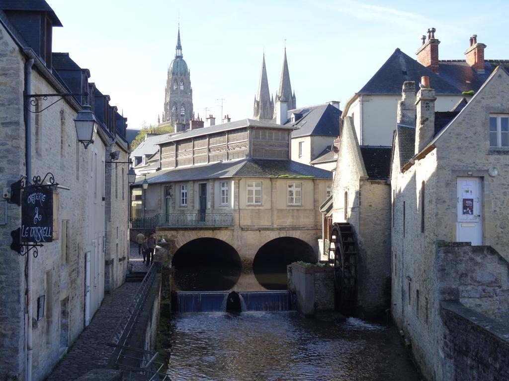 Bed and Breakfast Logis Les Remparts à Bayeux Extérieur photo
